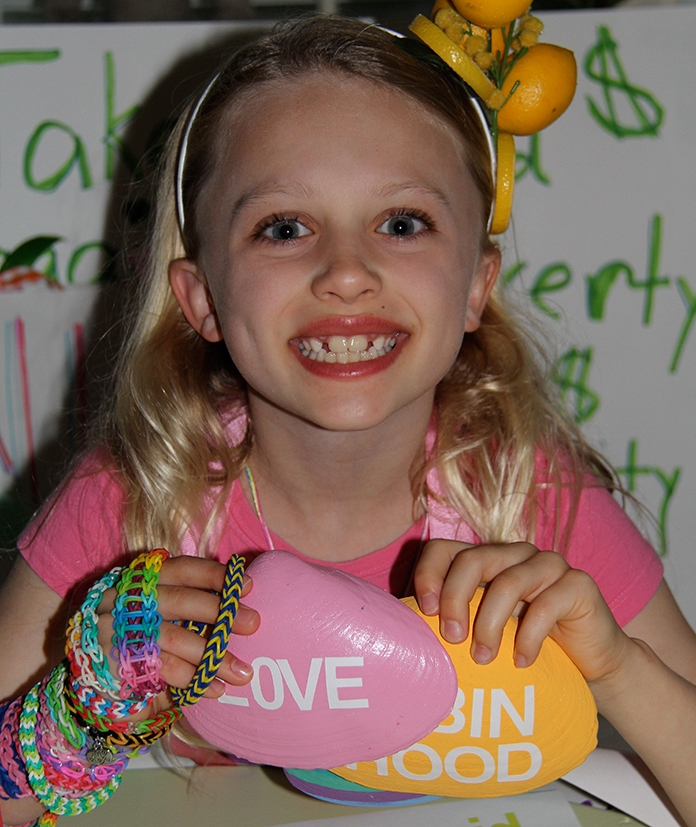 katarina-erdmann-lemonade-stand-portrait