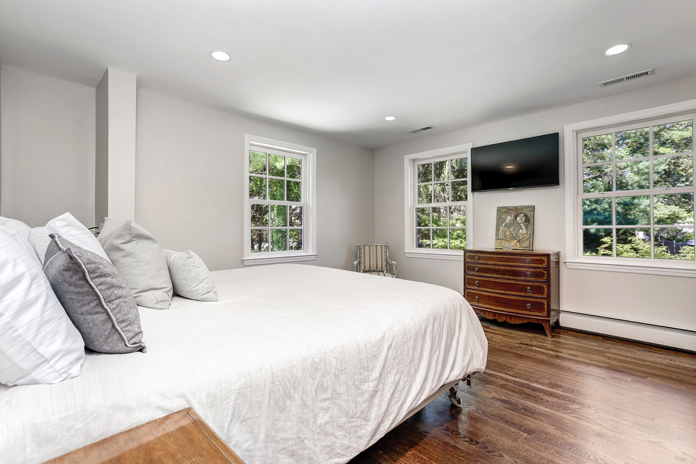 17 Tory Rd Greenwich Bedroom