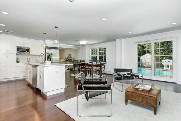 17 Tory Rd Greenwich Living Room