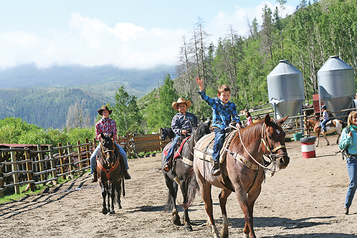 AnimalEncounters_Dude-Ranch
