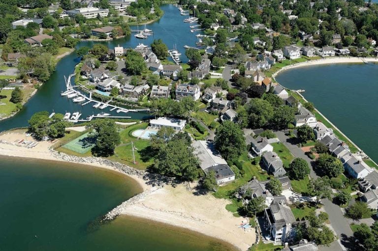 Dolphin Cove
