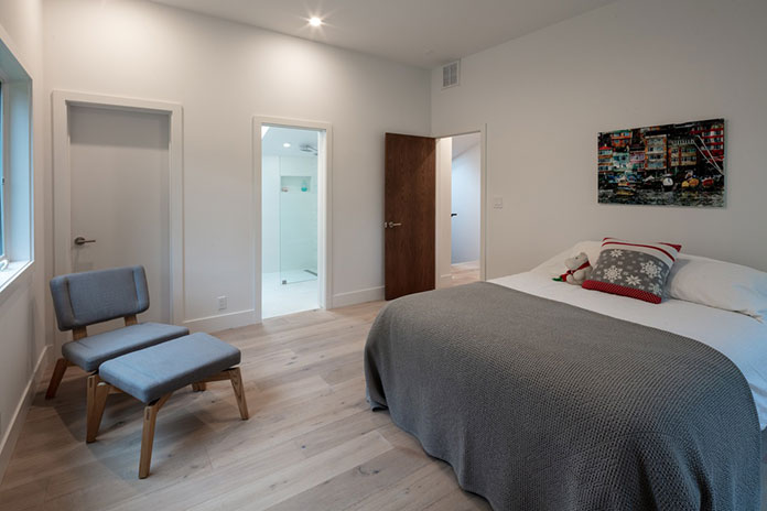 on the market in mamaroneck spare bedroom